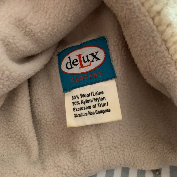 DeLux Sock Monkey Wool Hat - Picture 3 of 4